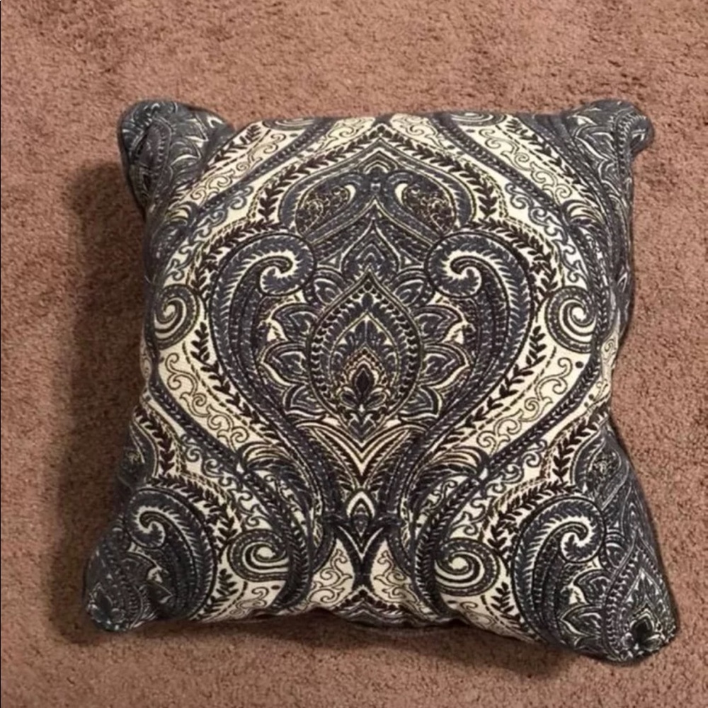 Laura Ashley Couch Pillows set of 4